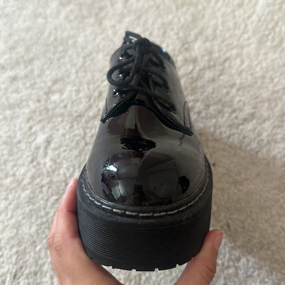 Steve Madden patent platform oxfords. Size 7 - Picture 10 of 10